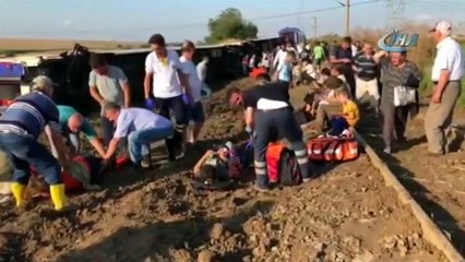 Diez muertos y 73 heridos al descarrilar un tren en Turquía