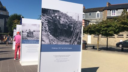 JY Le Drian visite l’exposition « Merci! »