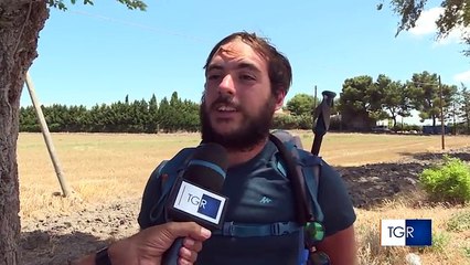Si laurea a Torino e torna in Puglia a piedi percorrendo quasi 1500 km in 54 giorni
