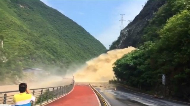 Наводнения и оползни в Китае