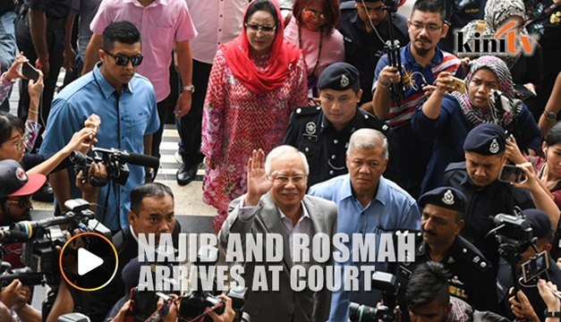 Cries of 'Bebas Najib' and 'Hidup Najib' ring out as Najib arrives at court