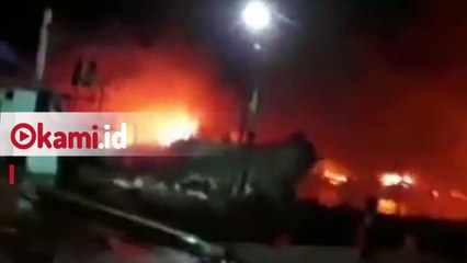 Puluhan Kapal Terbakar di Pelabuhan Benoa, Bali