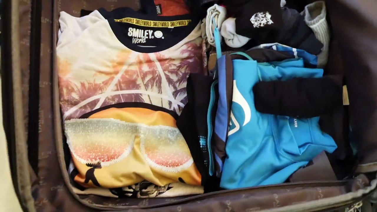QUOI DANS MA VALISE  (Vacances d'été) - Néo The One