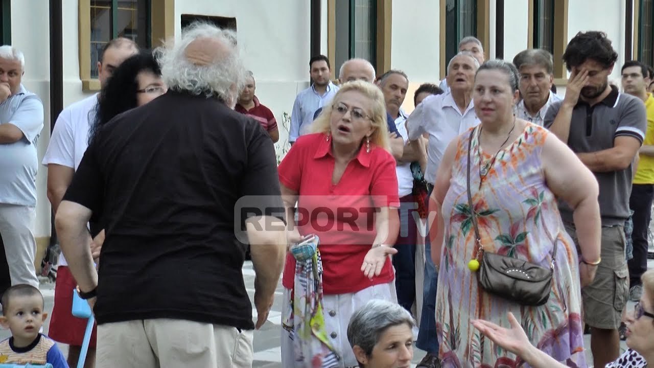 Report TV - Tensione te protesta për Teatrin, M...