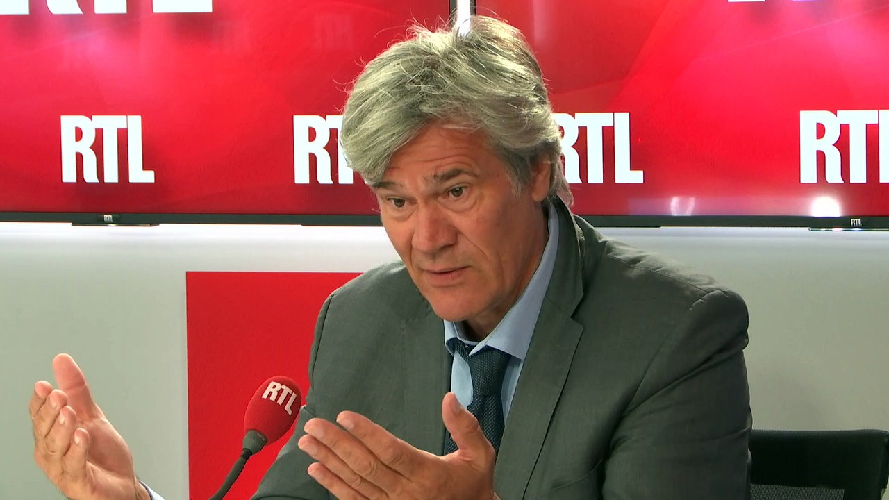 Congrès de Versailles : "C'est un devoir de tout parlementaire" assure Stéphane Le Foll