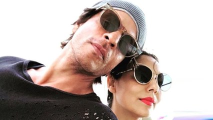 Tải video: Shah Rukh Khans Selfie With Wife Gauri Took Social Media By Storm