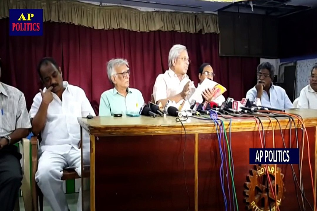 దేశ విభజనకు పునాది వేసేలా చేస్తున్నారే ఉండవల్లి Undavalli Comments on PM Modi-AP Politics