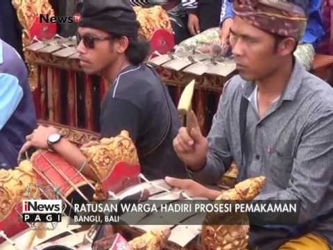 7 korban tanah longsor di Bali dimakamkan, ratusan warga hadiri prosesi pemakaman - iNews Pagi 14/02