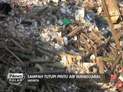 Sampah menggunung di Manggarai, menutupi pintu air di Manggarai - iNews Malam 17/02