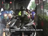 Banjir di Cempaka Putih, Pengendara Motor Nekat Lewati Tol - iNews Siang 21/02