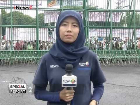 Polisi melakukan pengalihan lalu lintas di Kawasan gedung DPR - Special Report 21/02