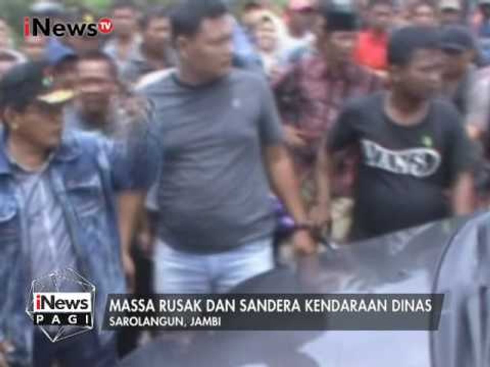 Massa Rusak & Sandera Kendaraan Dinas di Sarolangun, Jambi - iNews Pagi 22/02