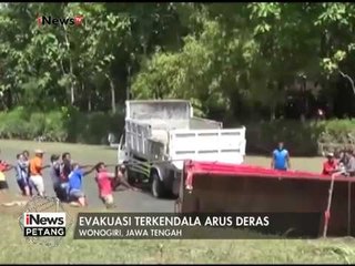 Video Amatir truk hanyut terseret banjir di Wonogiri - iNews Petang 25/02