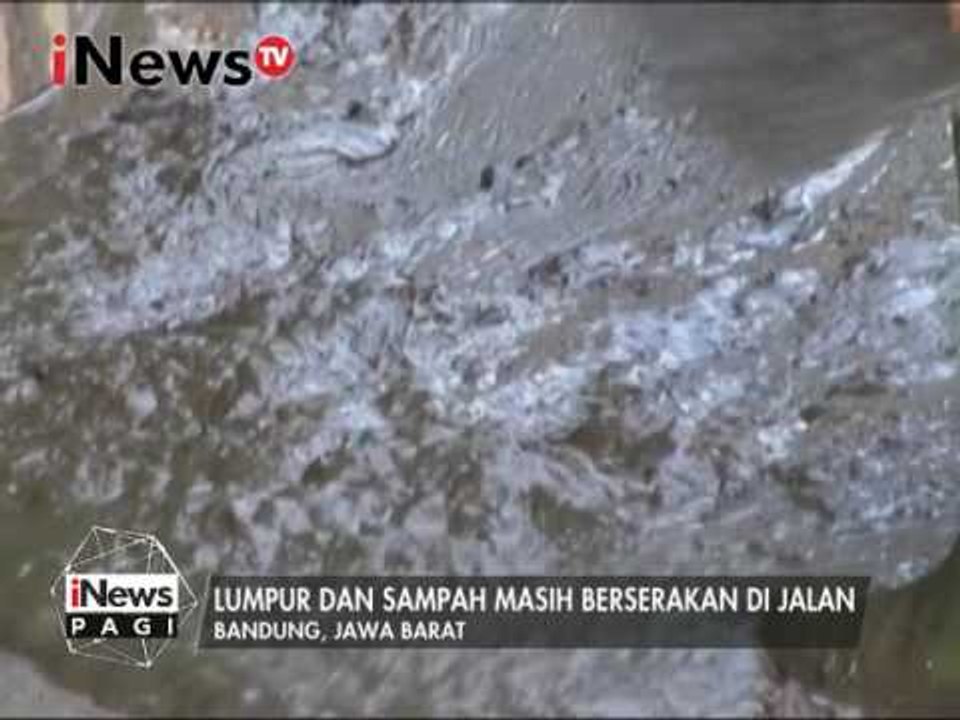 Pasca banjir Bandung, lumpur dan sampah masih berserakan dijalan - iNews Pagi 11/03