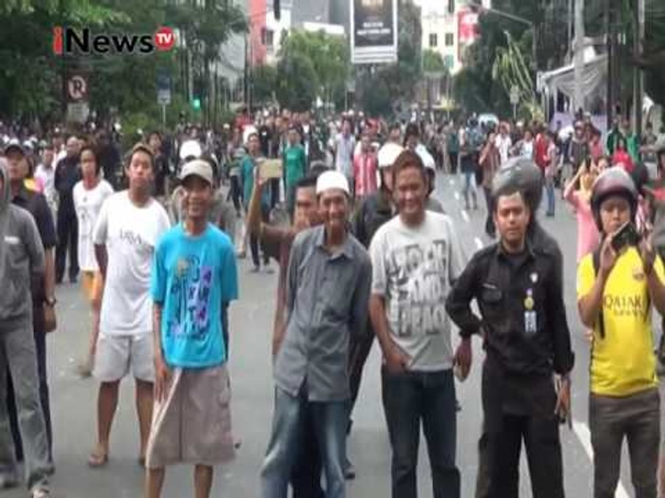 Aksi tawuran antar warga di Dewi Sartika kembali pecah! - iNews Malam 12/03