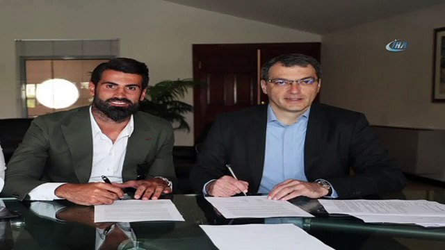 Volkan Demirel İmzayı Attı