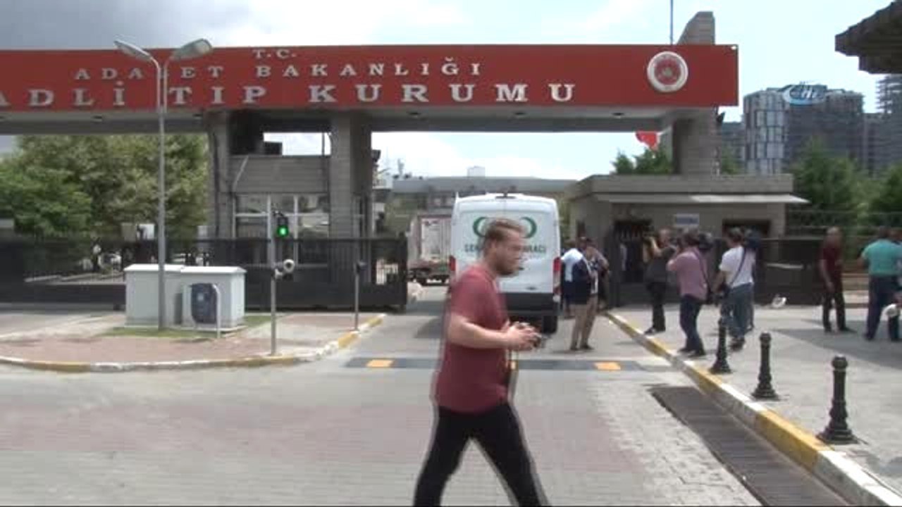 Tren Kazasında Hayatını Kaybedenlerin Cenazeleri Adli Tıp'a Gelmeye Devam Ediyor