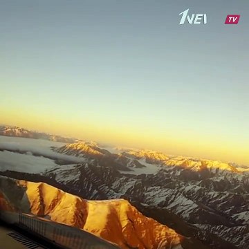 «Это то, что видит пилот и, к счастью, не видит пассажир».Глядя на эти кадры, становится понятно, почему пилот назвал эти кадры именно так.Камера в кабине п