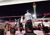 Michael Jackson Impersonator Performs ’Moonwalk DDT‘ Wrestling Move On Fake Drake