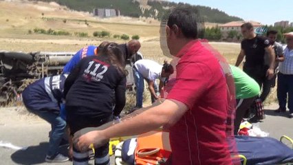 Yolcu minibüsü şarampole yuvarlandı: 1 ölü, 1 yaralı