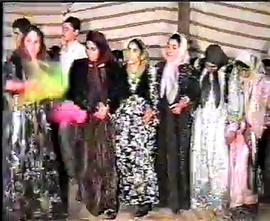 #گۆرانیی #پێشمەرگەی #کوردستان  نیزیک بە ٢٠ ساڵ پێش ئێستا لە شاری قوروە دا  #٢٦سەرماوەز #پێشمەرگە #قوروە