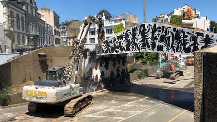 Destruction du chapeau de gendarme