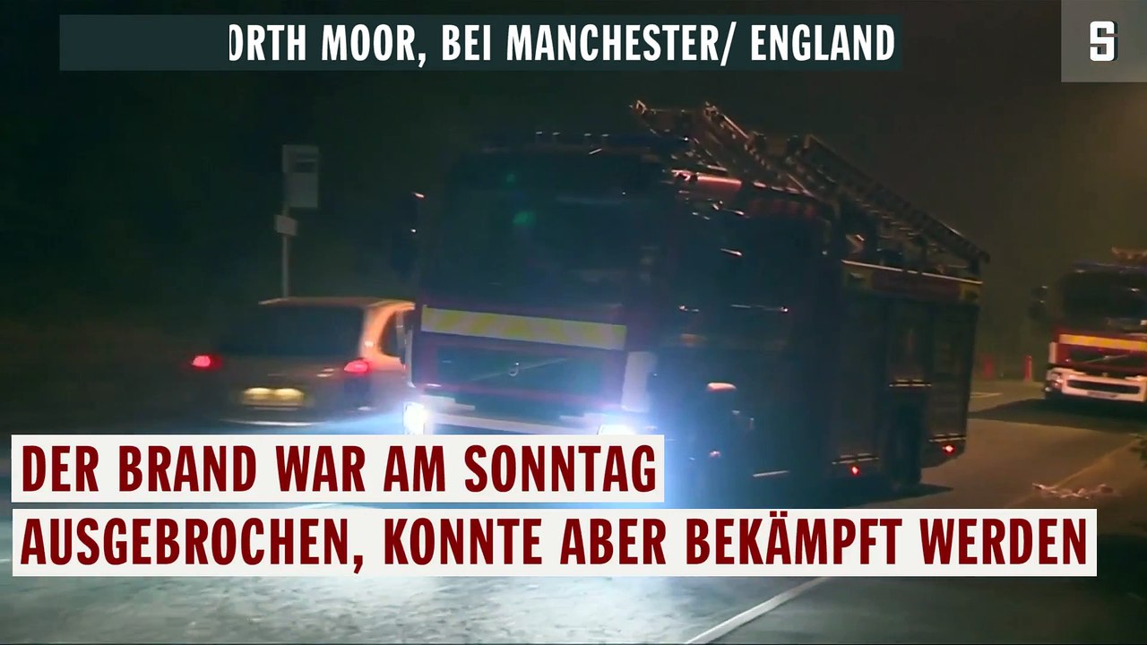 Nahe Manchester Anwohner fliehen vor Flächenbrand