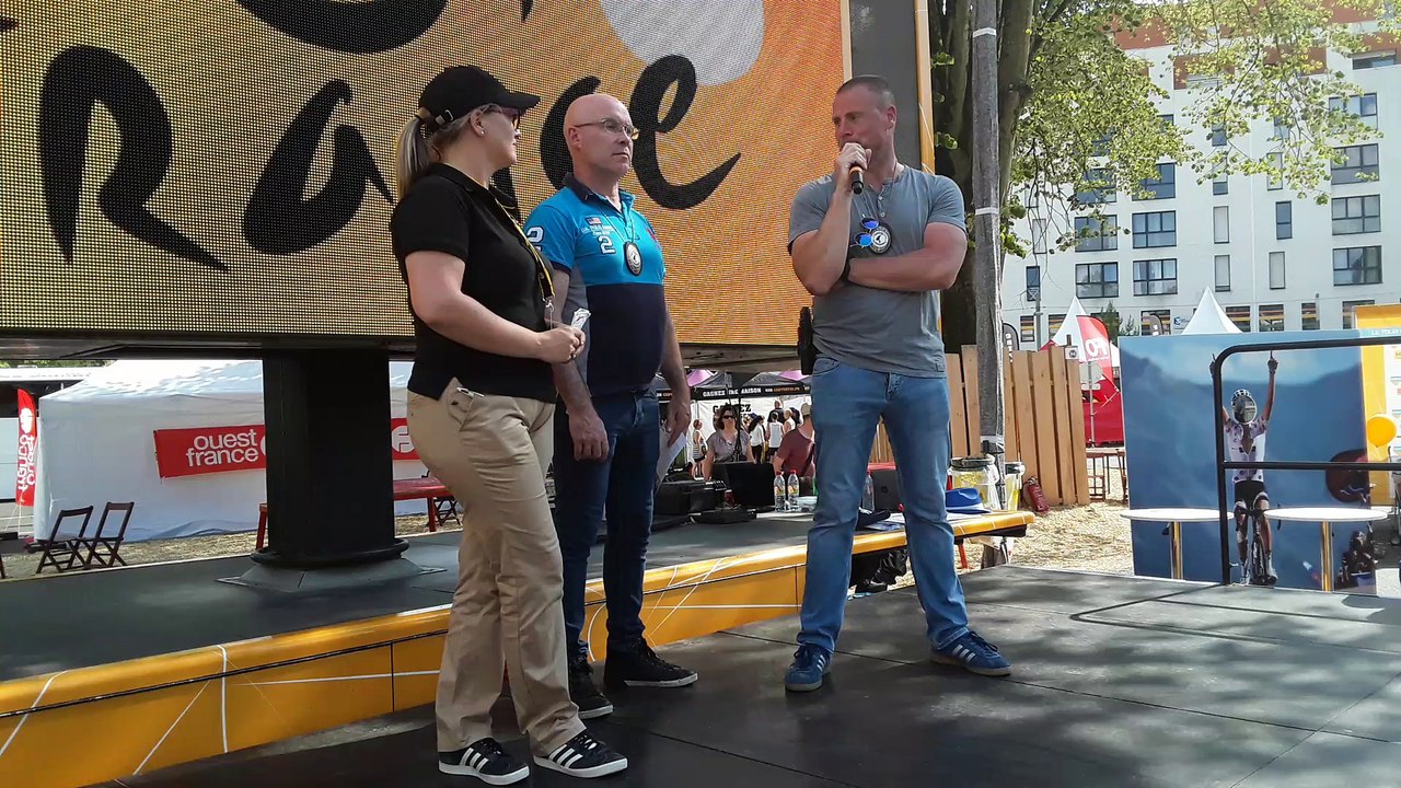 podium central du fan park de la roche sur yon enquêteur cybercriminalité