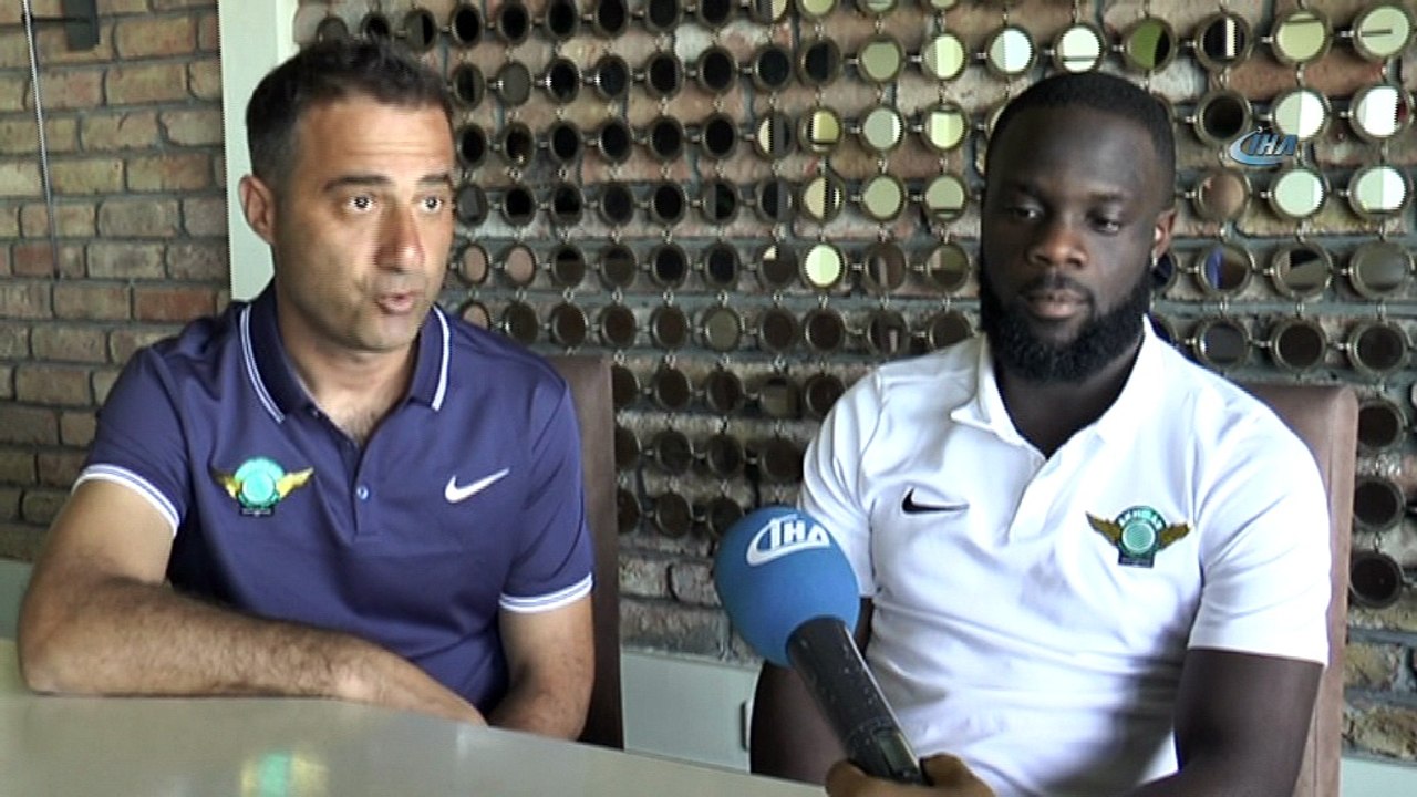 Elvis Manu: “Süper Lig’de futbolcu olabilmek için savaşmanız gerekiyor”
