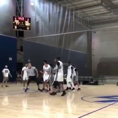 Embrouille entre des joueurs et des arbitres de basket