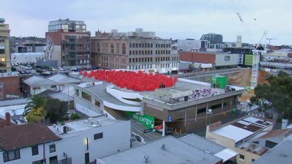 호주 멜버른 4백여 명 누드 사진 촬영 / YTN