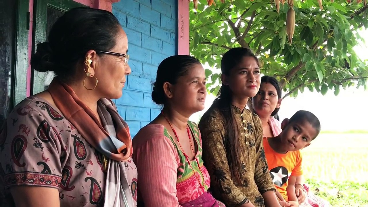 मन बिनाको धन गित सुन्दा अशोक को आमा मक्ख हुदै येसरी खुसि भएँ