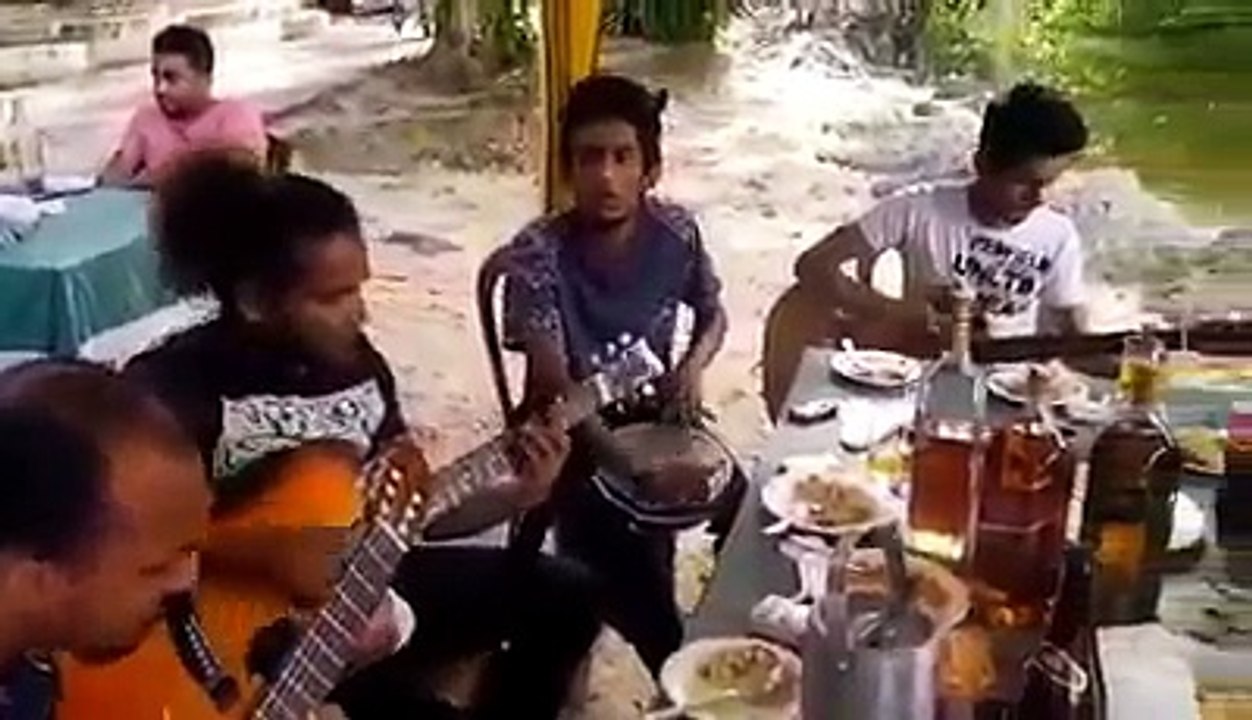 ආරාධනා සුපිරියටම කියන කොල්ලො සෙට් එකක්... අමරදේවයන්‍ට උපහාරයක්ම වේවා..!