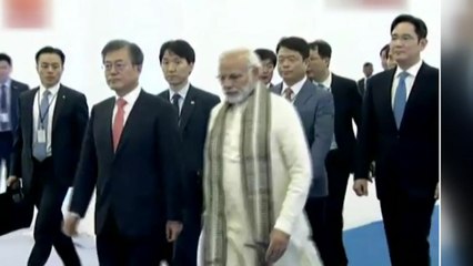 문 대통령·모디 총리, 인도 삼성공장 방문..."한-인도 협력 상징 최선 다해 뒷받침" / YTN