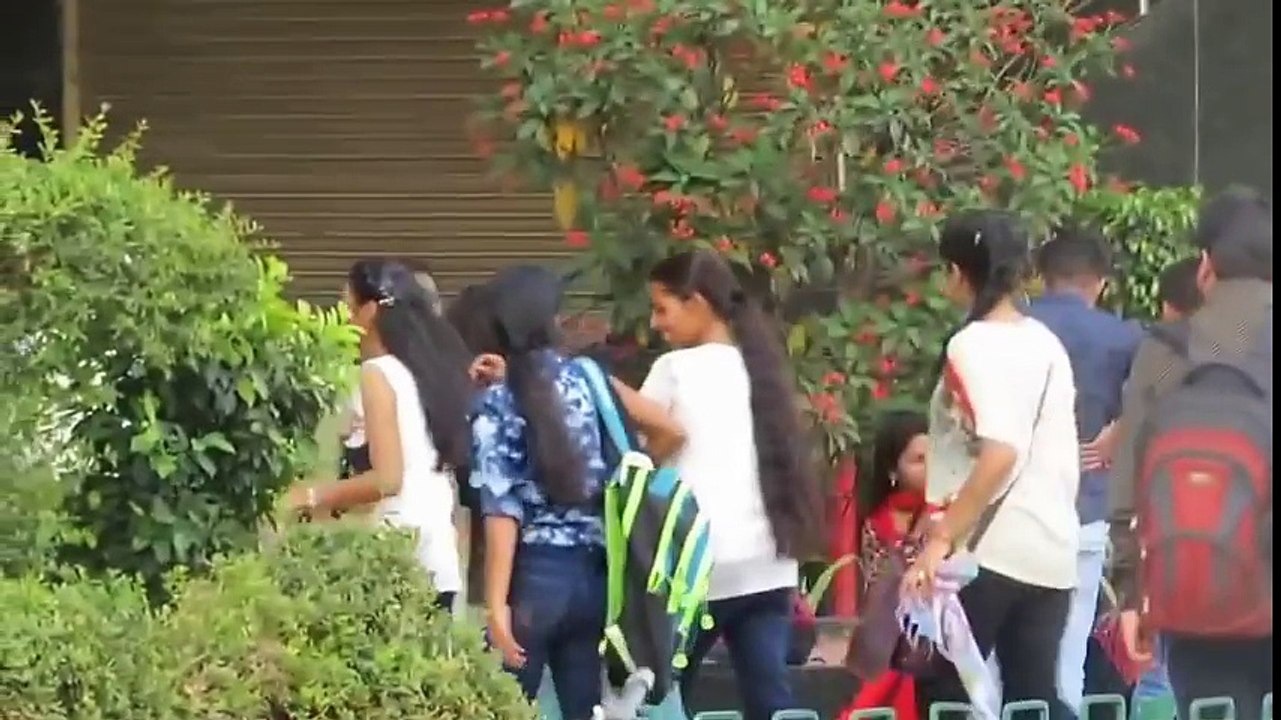 Prank video-Hello Apki BRA Dikh Rahi hai FULL PRANK .Funny prank , prank hindi , indian, comedy videos, hindi prank videos,Prank, Prank videos, funny videos , commedy video, laughing videos, masti videos, Indian prank, entertainment videos