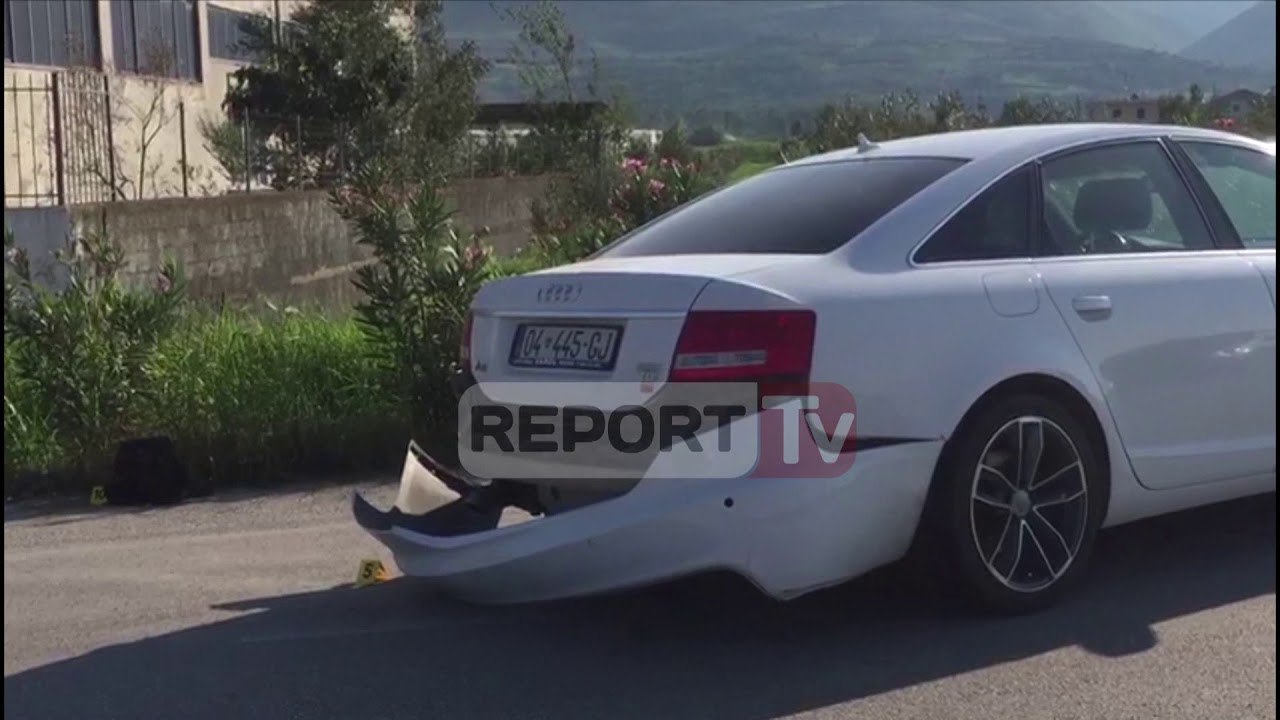 Report Tv - Berat, drejtonte makinën në gjendje të dehur, aksidentohet me 'Audin' nga Kosova