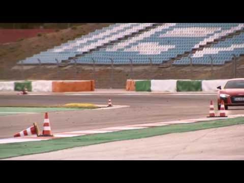 Audi R8 V10 plus - On the Race track | AutoMotoTV