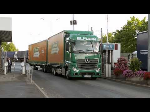 The first Long Combination Vehicle - Mercedes-Benz Plant Sindelfingen | AutoMotoTV