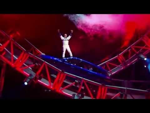 Jaguar F-PACE Completes Dramatic 'Power Loop' | AutoMotoTV