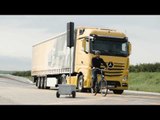 Mercedes-Benz - Turning with cyclist in tractrix curve - Active Brake Assist 4 | AutoMotoTV