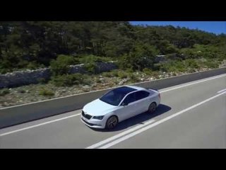 Video herunterladen: SKODA Superb Sportline - Driving Video | AutoMotoTV