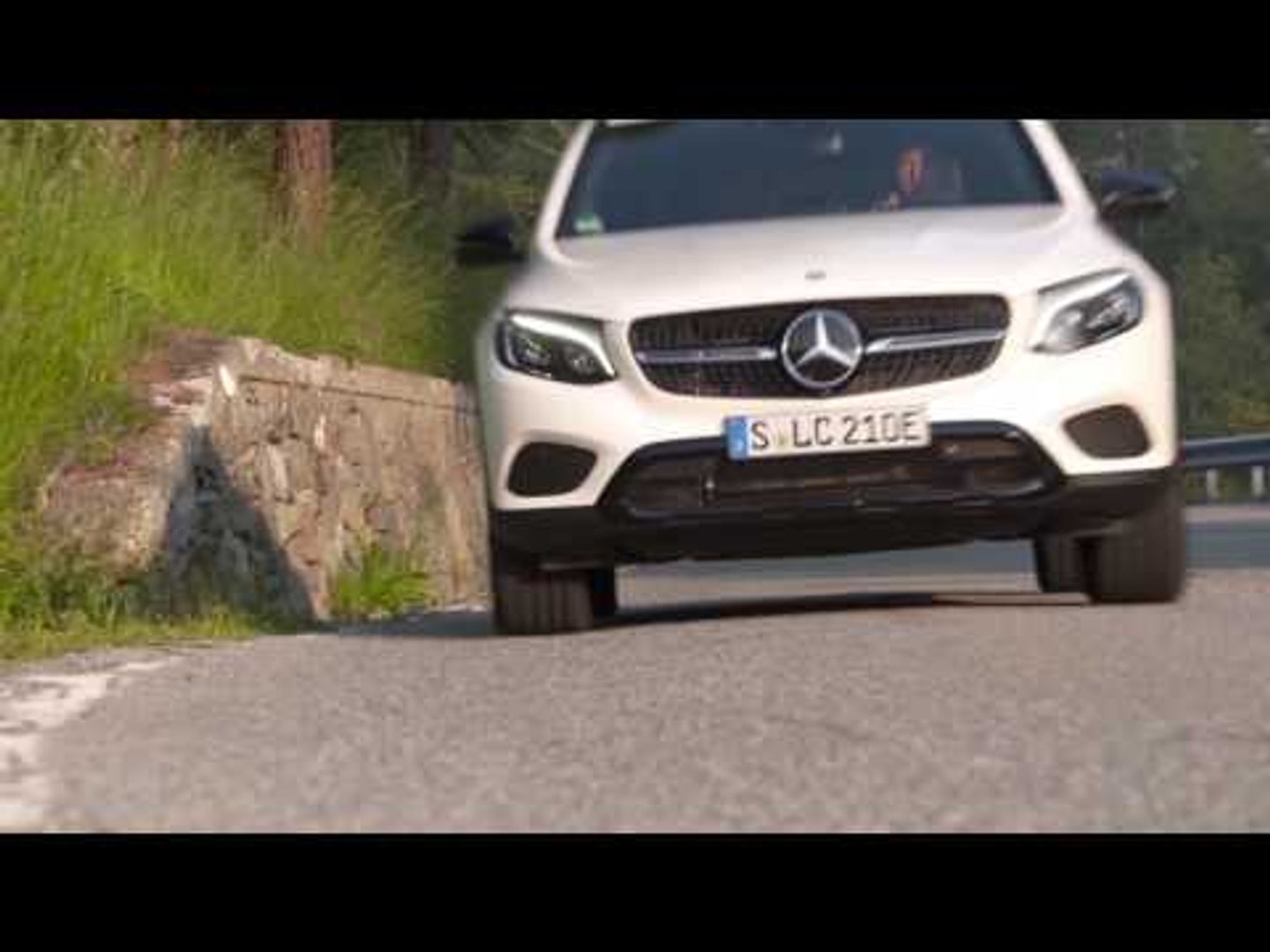 Mercedes Benz Glc 350 E 4matic Coupe Driving Video In Diamond White Bright Trailer Automototv Video Dailymotion