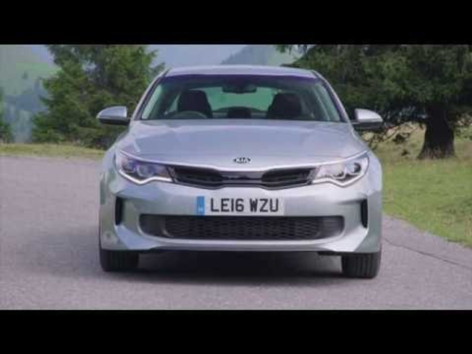 Kia Optima Plug-in Hybrid Exterior Design | AutoMotoTV