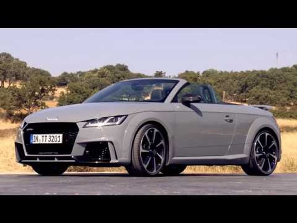 Audi TT RS Roadster Exterior Design near Madrid | AutoMotoTV