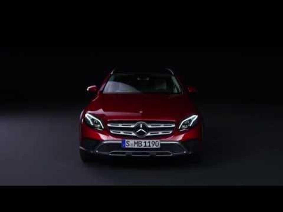 The new Mercedes-Benz E-Class All-Terrain - Exterior Design in Studio | AutoMotoTV