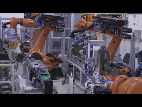 Mercedes-Benz 48-Volt Battery L09-1 - Battery Production plant Kamenz | AutoMotoTV