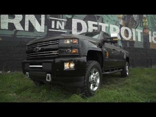 2017 Chevrolet Silverado 2500HD Carhartt concept | AutoMotoTV