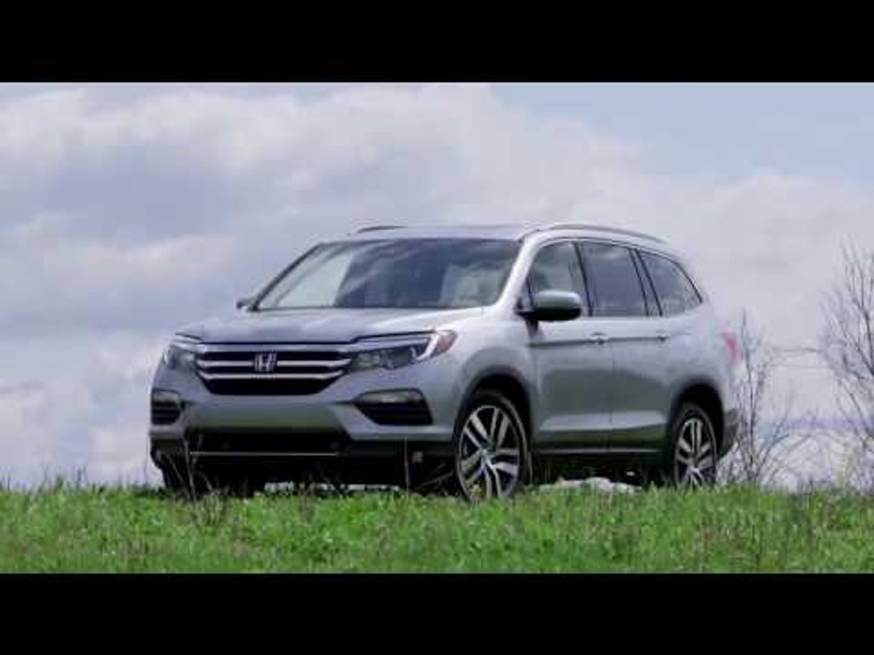 2017 Honda Pilot Elite AWD Exterior Design in Grey Trailer | AutoMotoTV