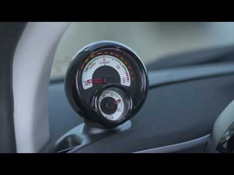 smart fortwo electric drive - Interior Design in Black and Green Trailer | AutoMotoTV