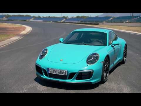Porsche 911 Carrera GTS Coupe Design in Miami Blue | AutoMotoTV